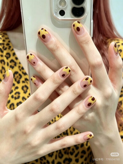 nails