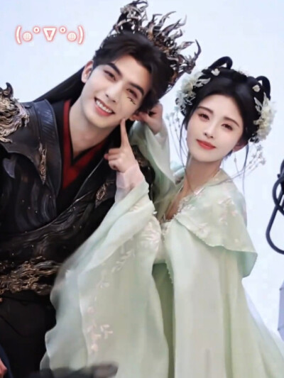 鞠婧祎