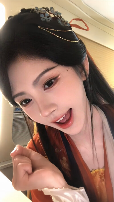 鞠婧祎