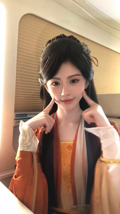 鞠婧祎