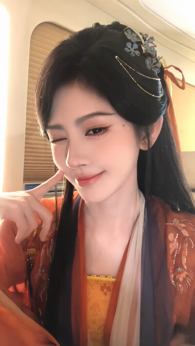 鞠婧祎
