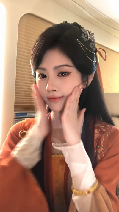 鞠婧祎