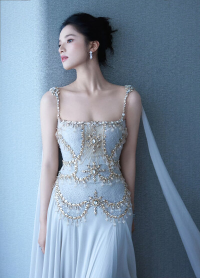 张婧仪