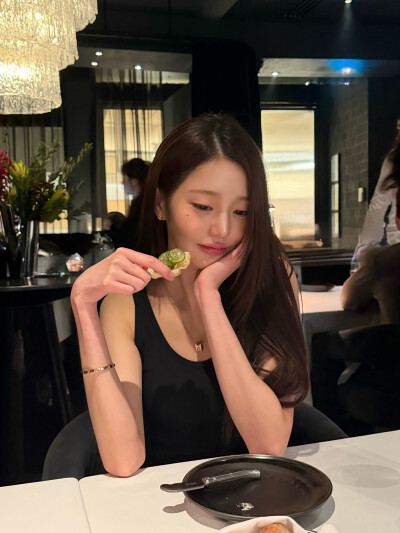 张元英 wonyoung