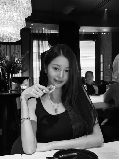 张元英 wonyoung