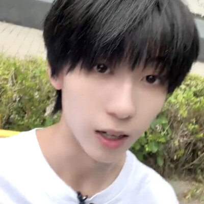 又黑白配了