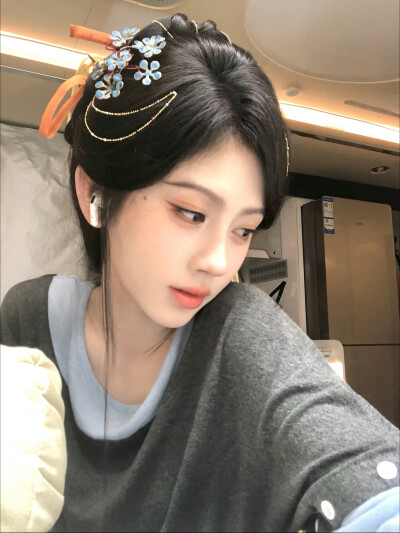 鞠婧祎