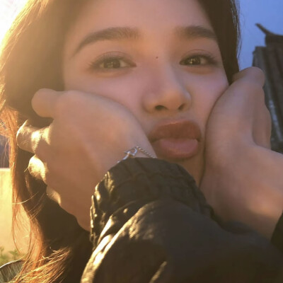 比冬天更早来临的是你温热的手心