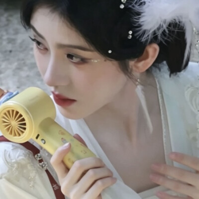 我们都闭口不提