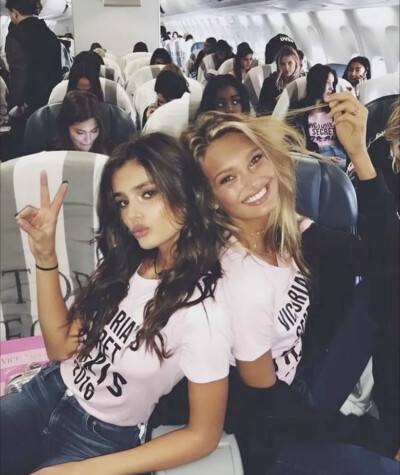 Taylor Hill, Romee Strijd