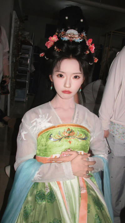 王云云
