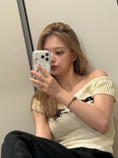 李娜炅