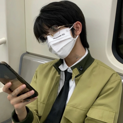 头像丨男头 你的出现在我心里胜过所有人