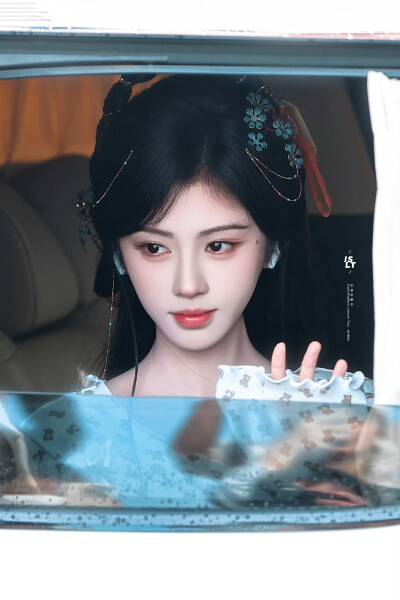 鞠婧祎