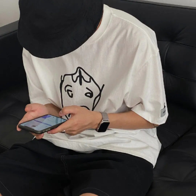头像丨男头 一个人也挺好