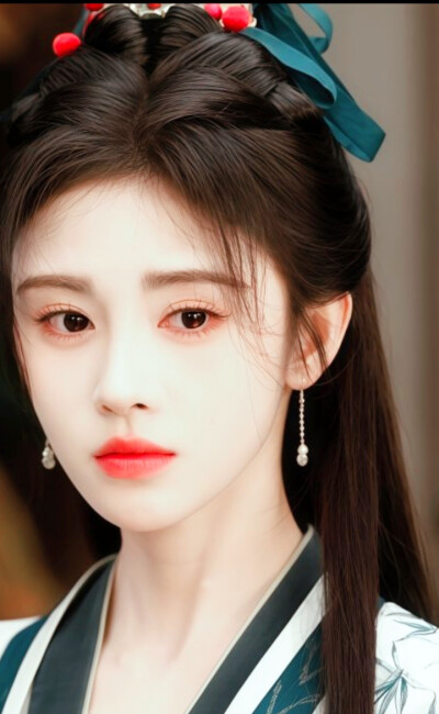 鞠婧祎