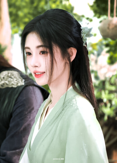 鞠婧祎