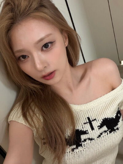 李娜炅
