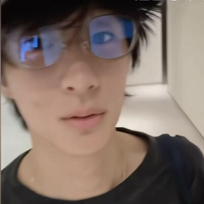 李灿荣