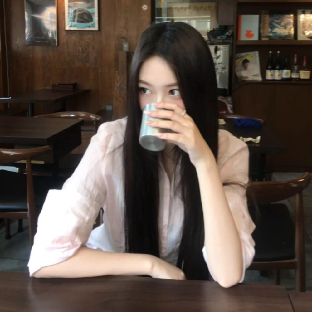 女