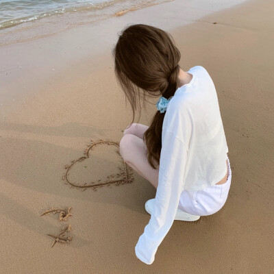 女