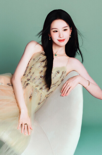 陈都灵