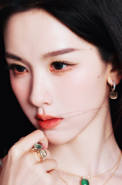 陈都灵