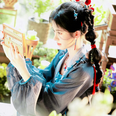 鞠婧祎