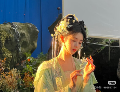 鞠婧祎
