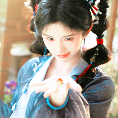 鞠婧祎