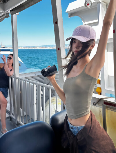 悄悄退场
