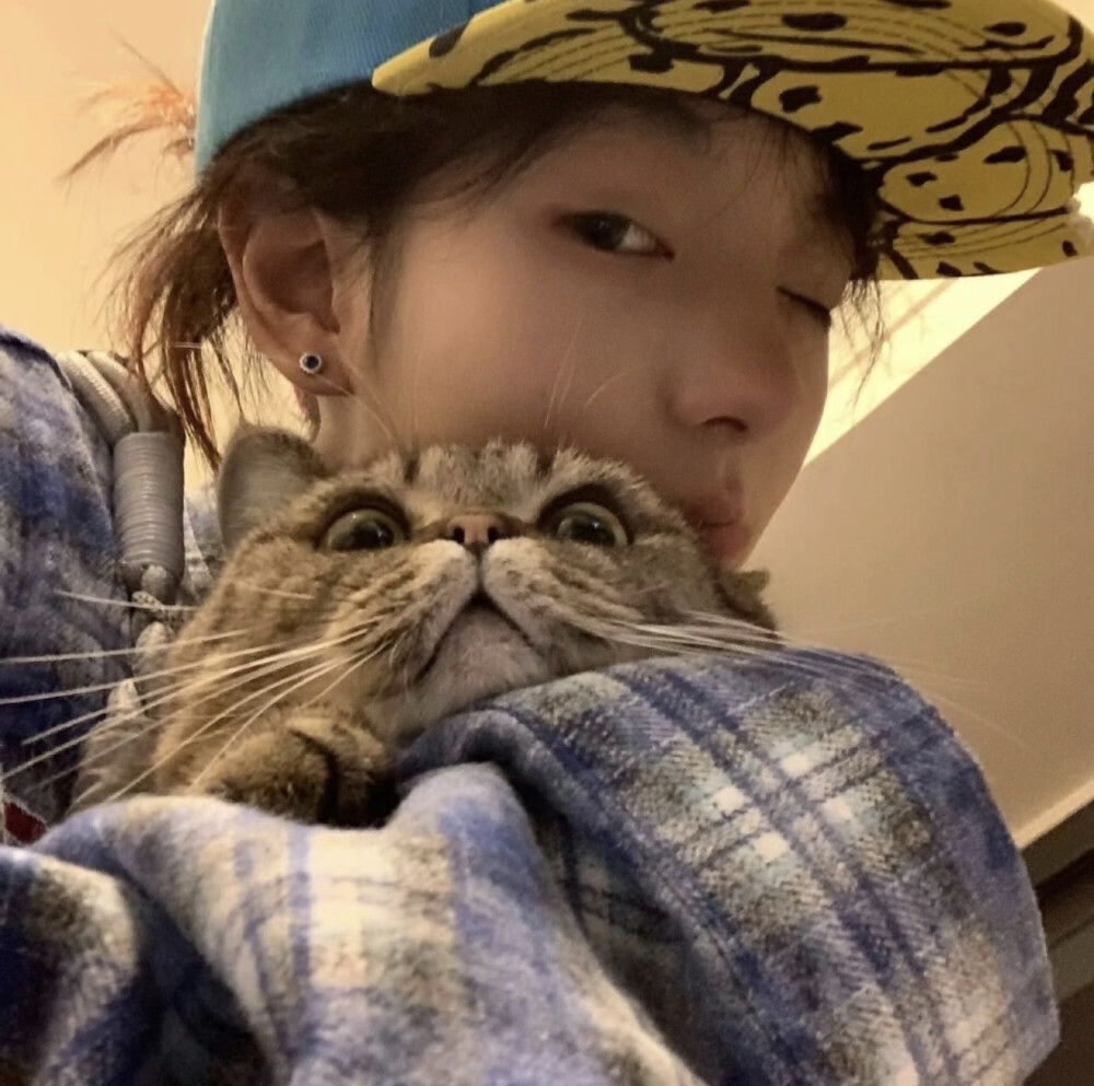 女头ᯠ _   ̫  _ ᯄ ੭ 