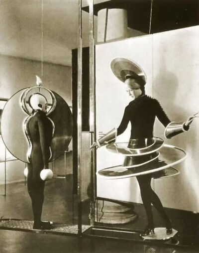 Oskar Schlemmer.Costumes for the Triadic Ballet.1924.