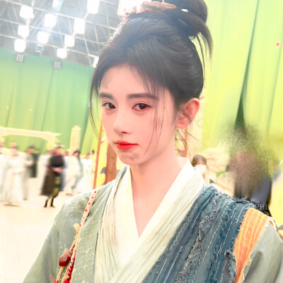 鞠婧祎