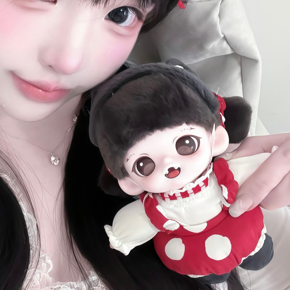 小猫喜欢谁就粘着谁 你也是吗៷>ᴗ<៷