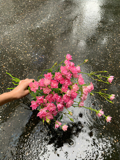雨天背景图