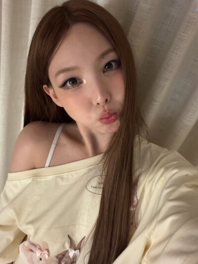 林娜琏 nayeon