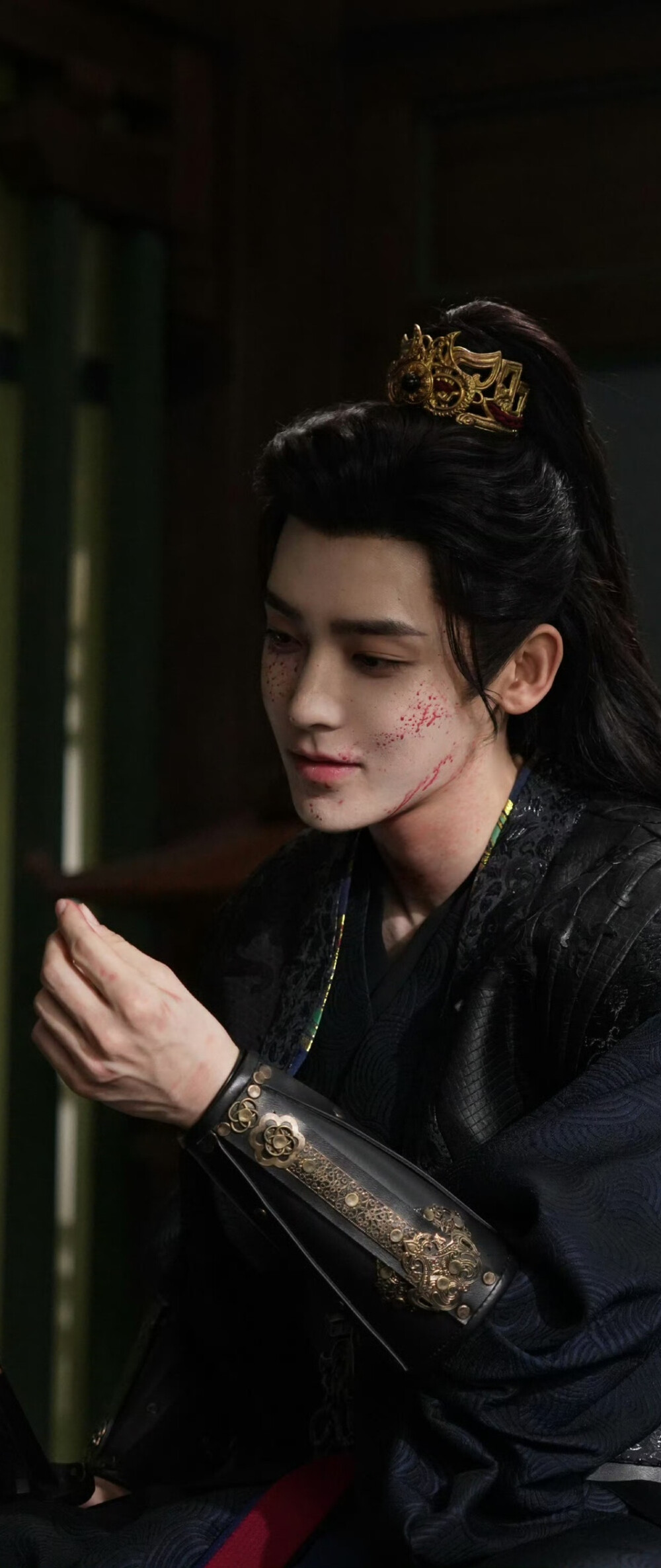 侯明昊《雀骨》萧无衣