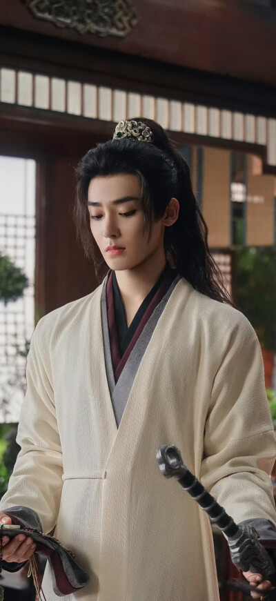侯明昊《雀骨》萧无衣