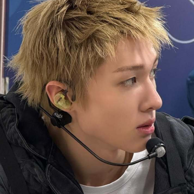 （发了一条很忧郁的内容）