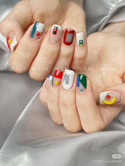nails