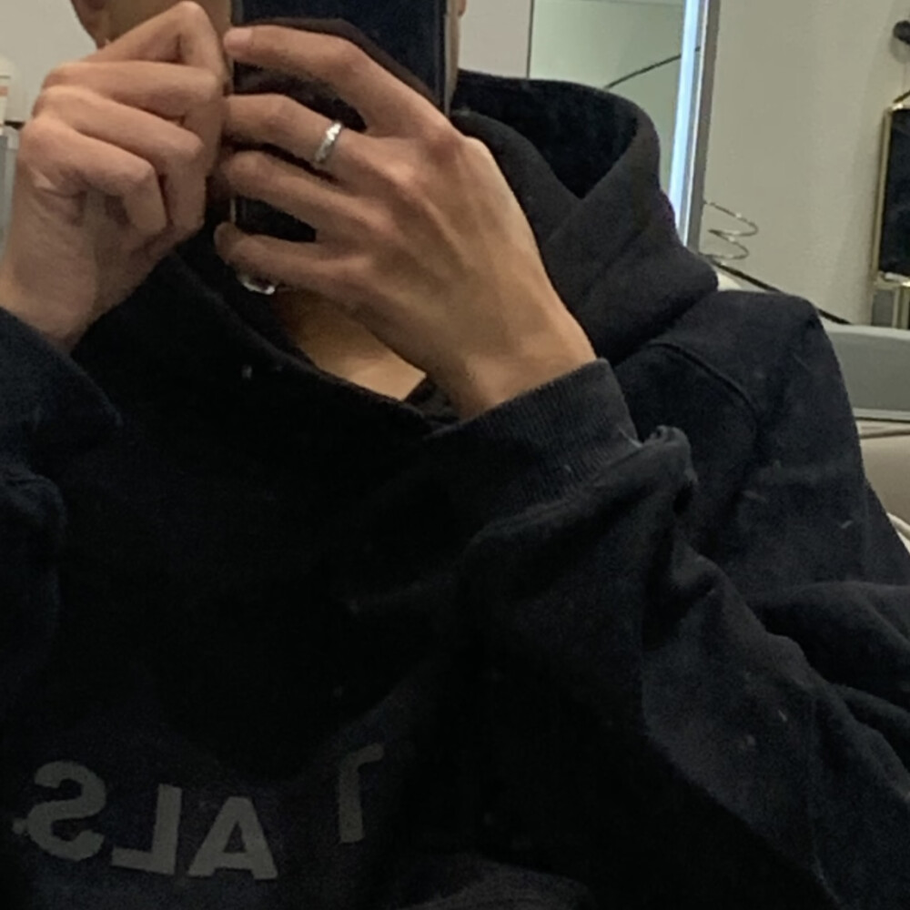 头像丨男头 心跳比我先认出你