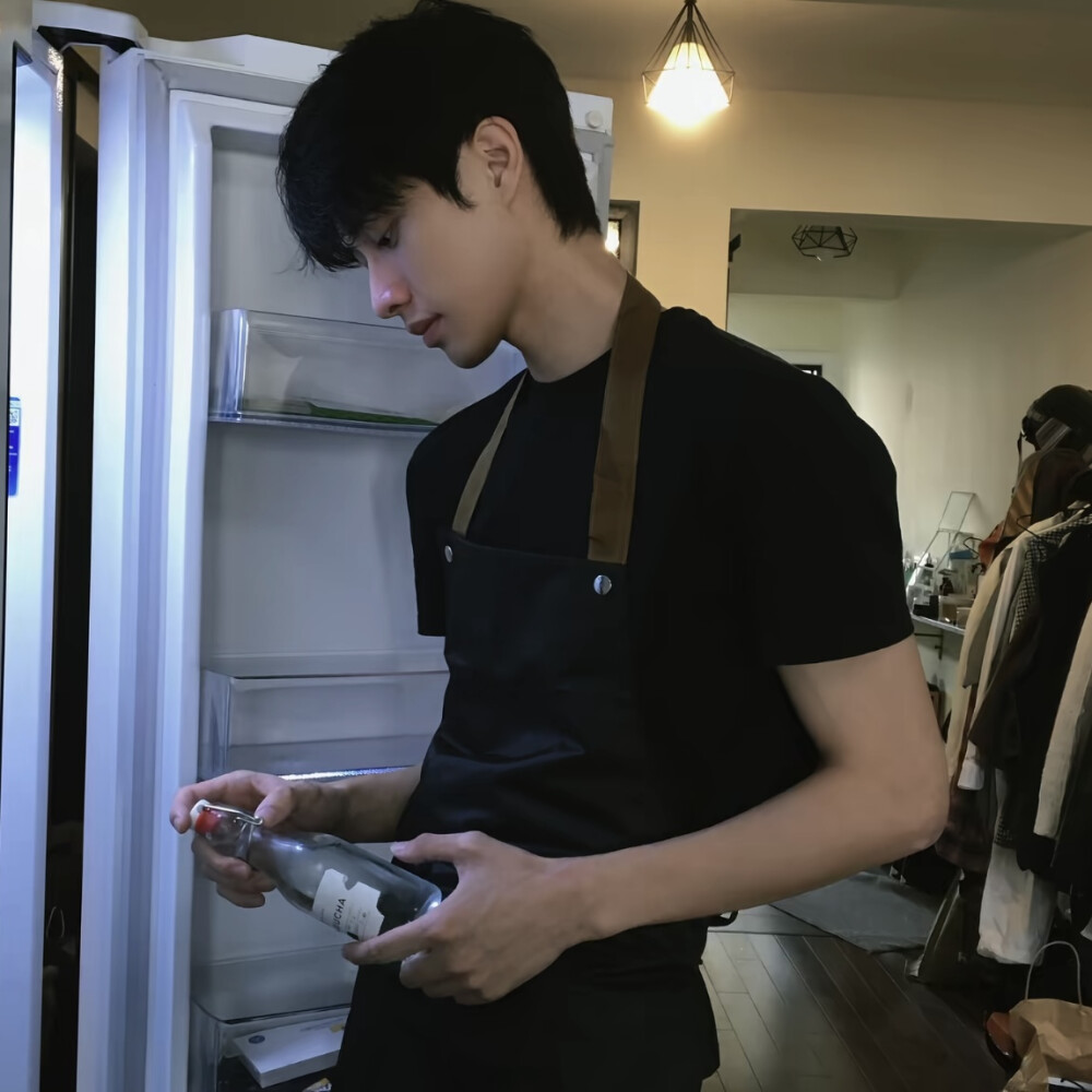 头像丨男头 心跳比我先认出你