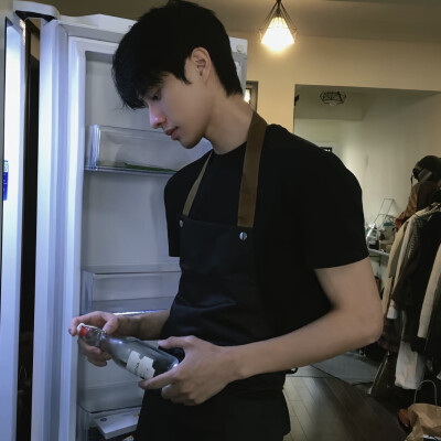 头像丨男头 心跳比我先认出你