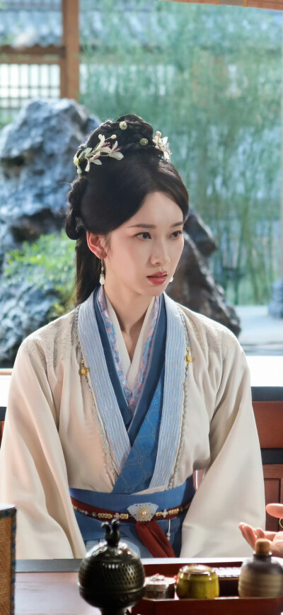 刘令姿《雀骨》蕊生