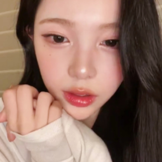 是谁的眼睛锁定我
