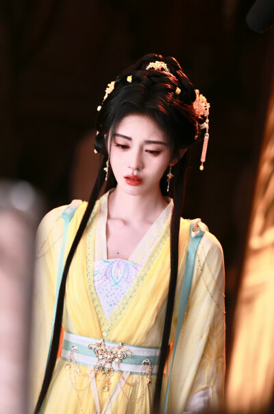 鞠婧祎