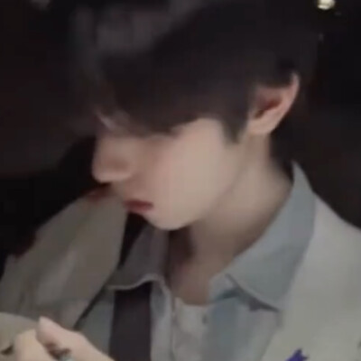 崔立于