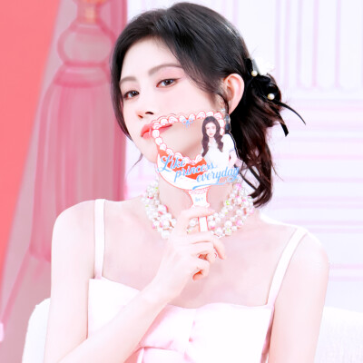 鞠婧祎