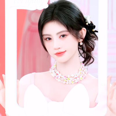 鞠婧祎